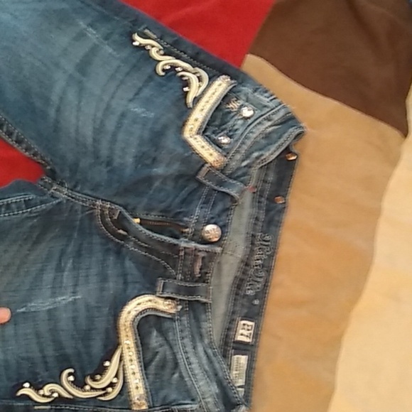 Jeans - Picture 2 of 3